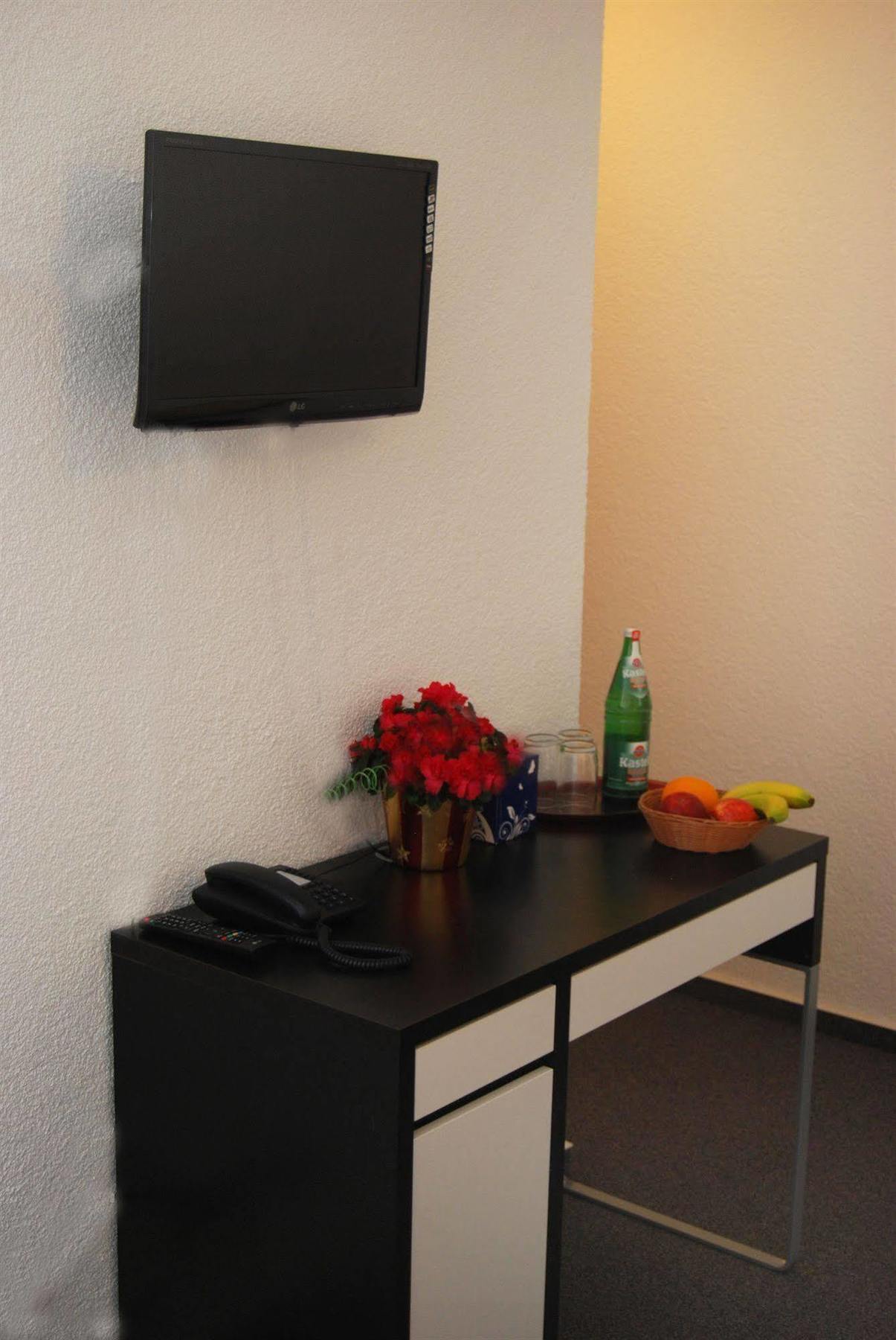 Hotel Rheinischer Hof 에어크라트 외부 사진