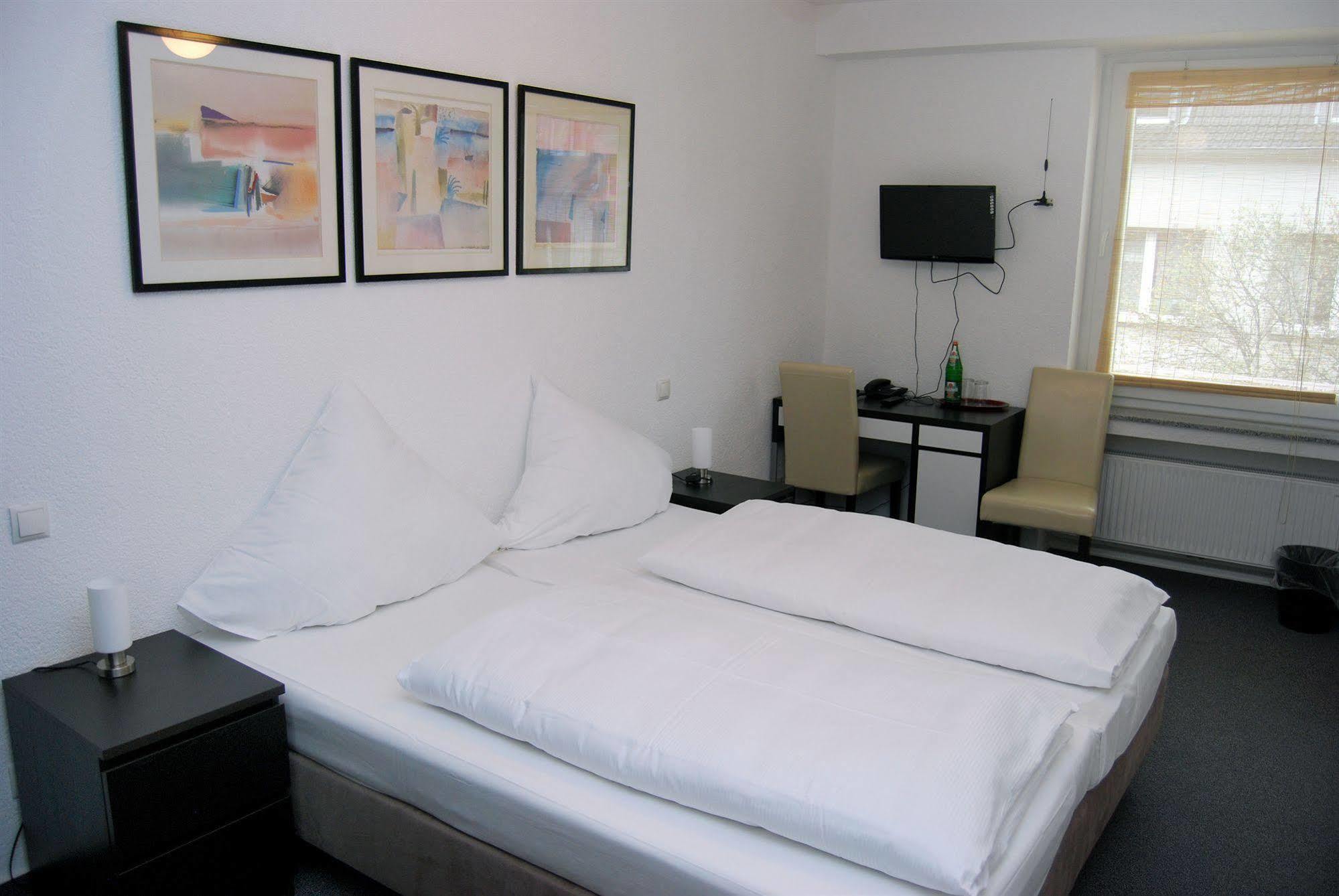 Hotel Rheinischer Hof 에어크라트 외부 사진