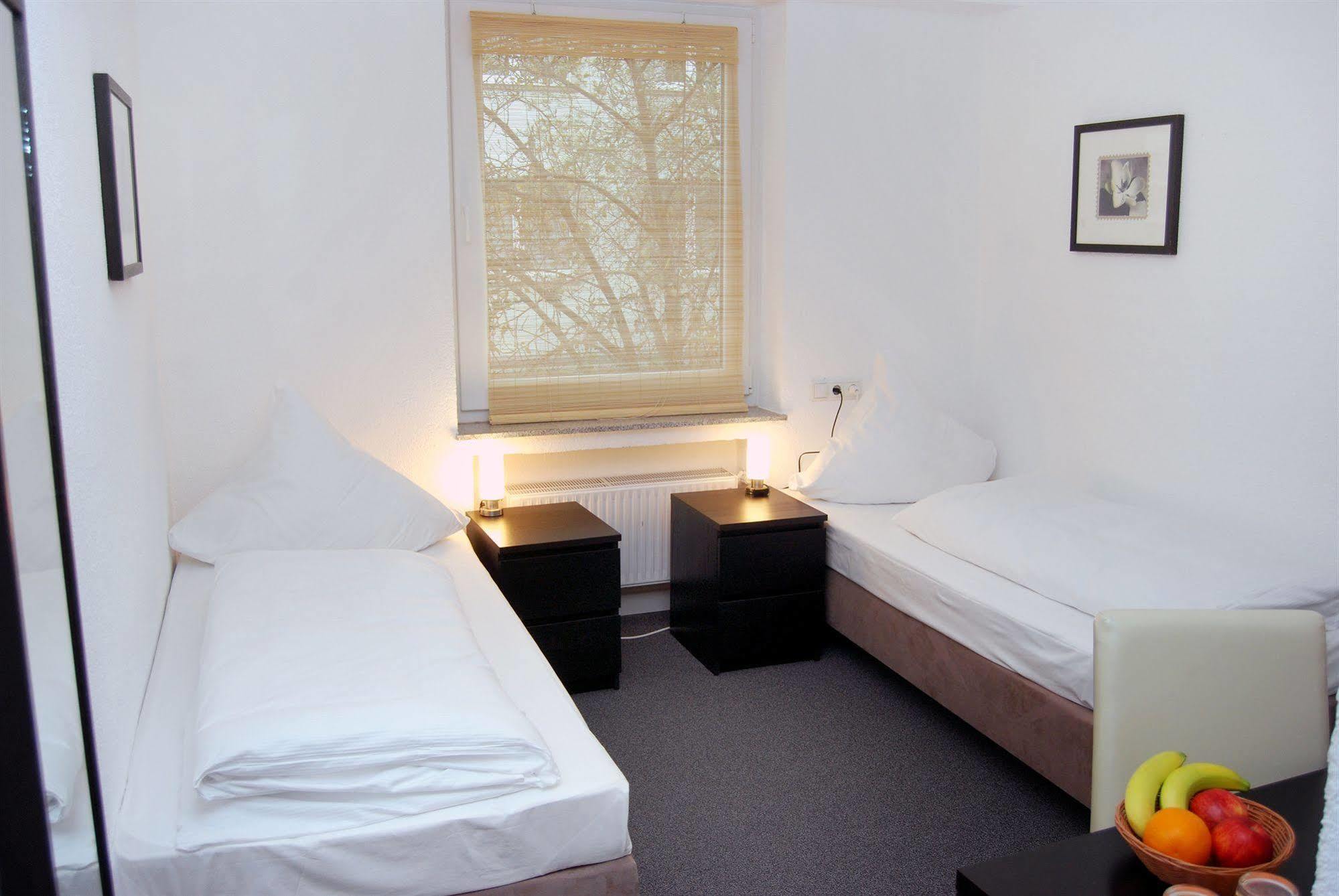 Hotel Rheinischer Hof 에어크라트 외부 사진