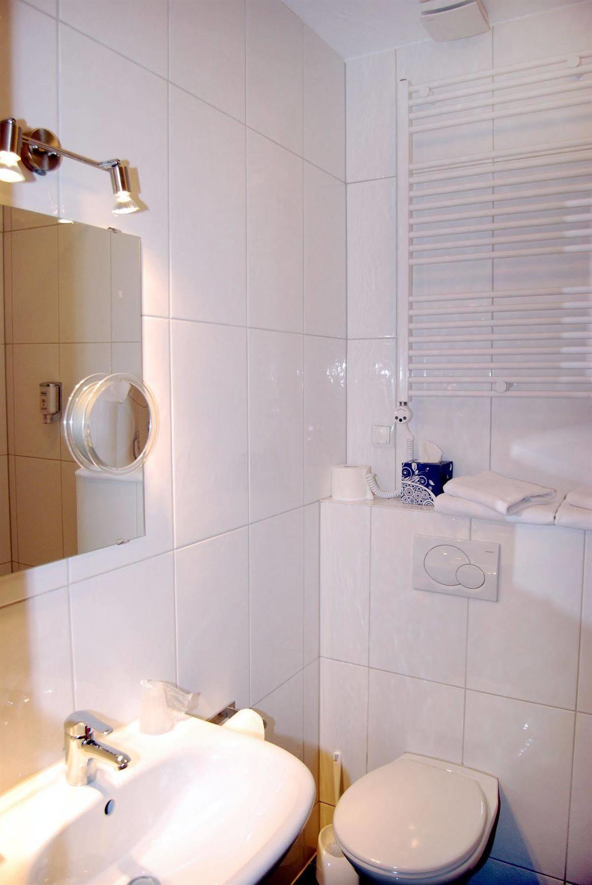 Hotel Rheinischer Hof 에어크라트 외부 사진