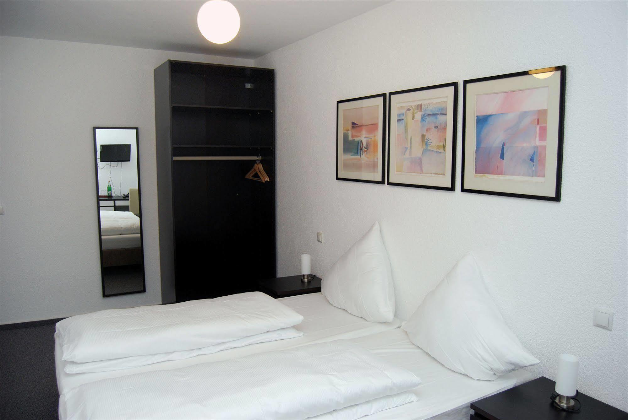 Hotel Rheinischer Hof 에어크라트 외부 사진