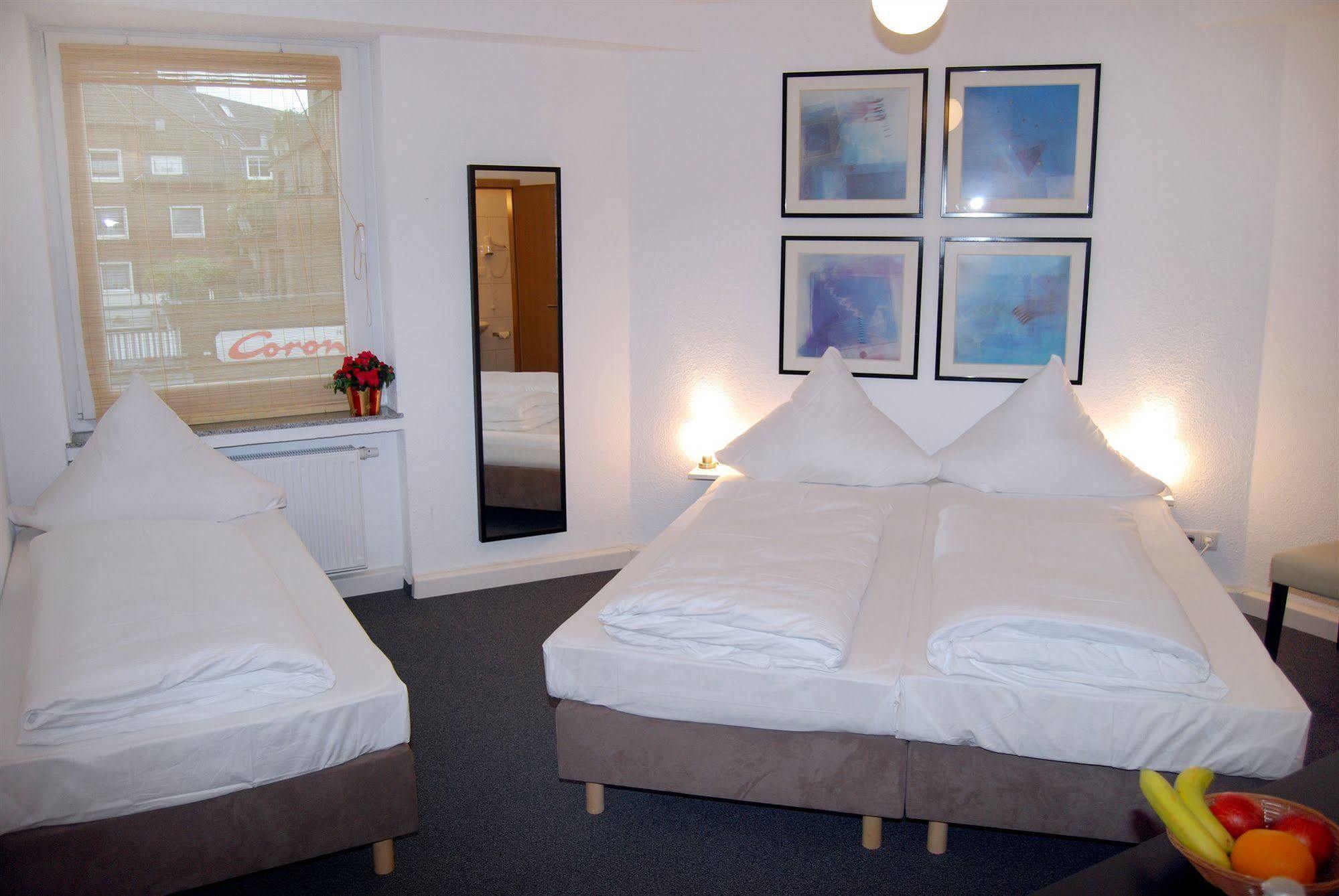 Hotel Rheinischer Hof 에어크라트 외부 사진